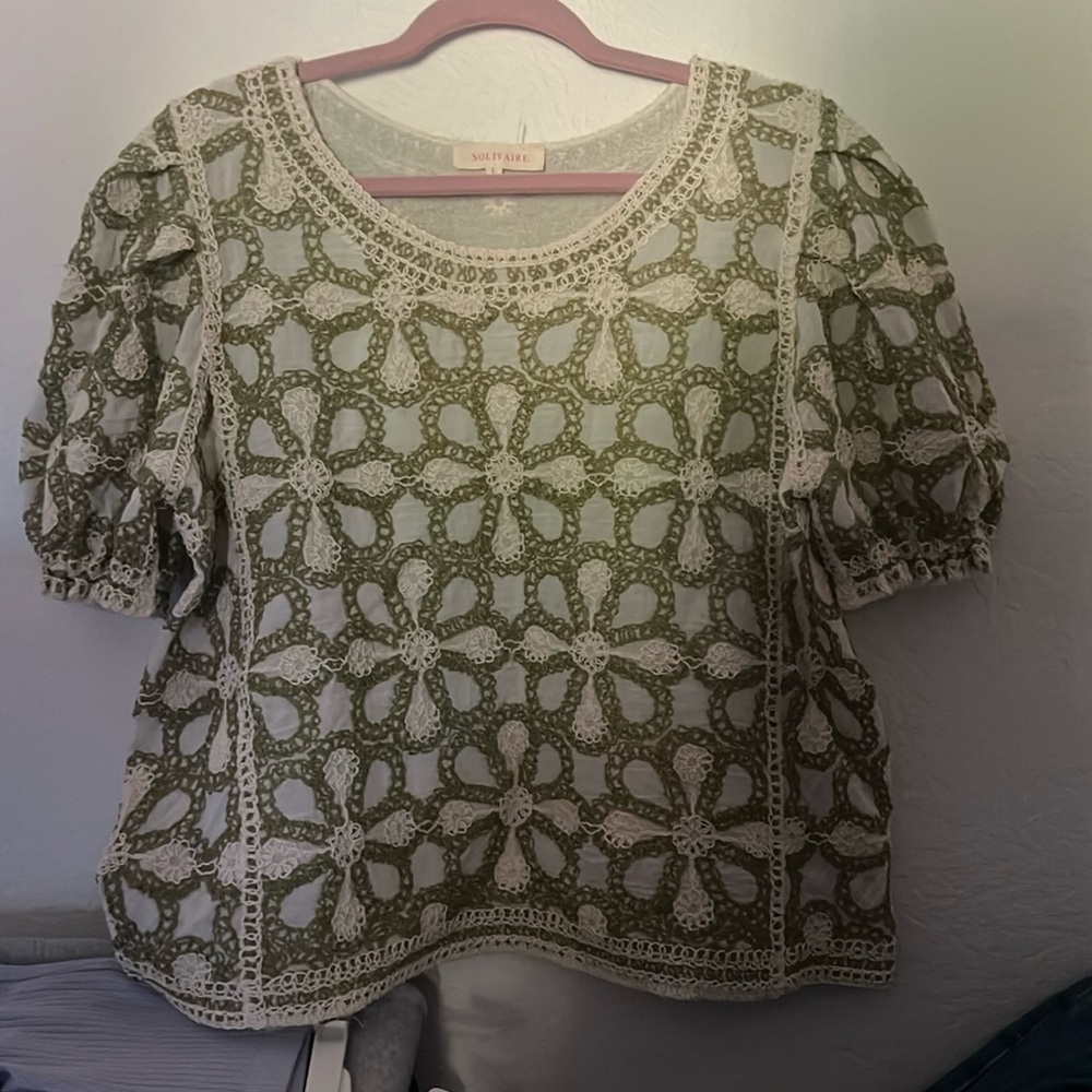 SOLITAIRE Crochet Green/White Floral Knit Puff Sleeve Size large Blouse